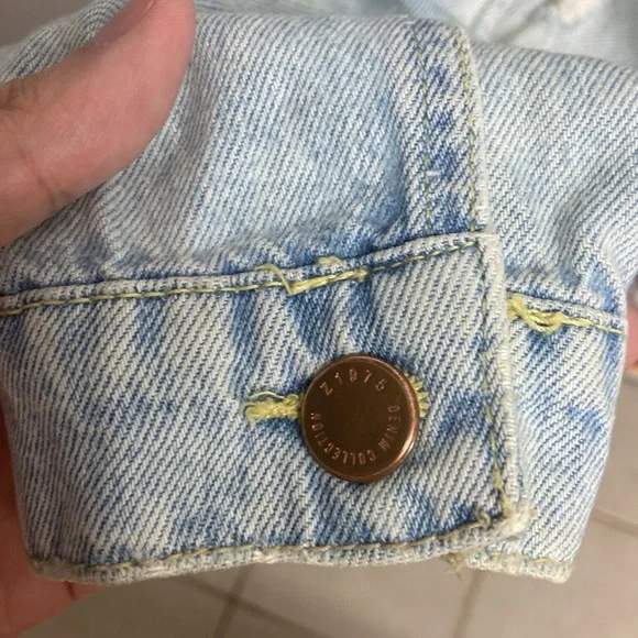 Zara Faded Blue Ripped Denim Jacket - Picture 7 of 7